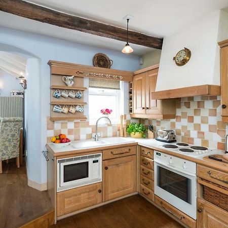 Вилла Cobbles House Уитби Экстерьер фото